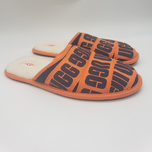 1502- UGG Scuff Graphic Navy Orange Band Slippers Size 7 Men's NWT - Picture 1 of 6